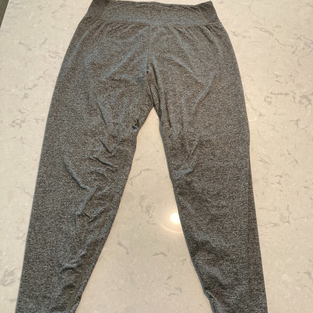 Gray Women's Small Athleta Relaxed Jogger pants